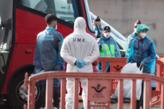 capitanul navei afectate de focarul de hantavirus va putea in sfarsit sa paraseasca vasul anuntul oms 6a11dbead7e0c