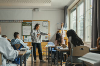 cat va castiga un profesor in 2027 noua lege a salarizarii schimba grila din educatie 6a158a5a6e3f1