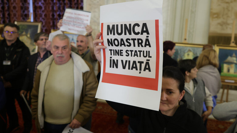 functionarii din parlament ameninta cu greva generala din cauza noii legi a salarizarii nu solicitam privilegii 6a182efa340de