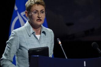 oana lungescu fosta purtatoare de cuvant nato mesajele confuze venite de la casa alba nu ajuta increderea a fost erodata de trump 6a14a91bb0d6f