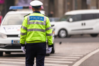 patru politisti din bucuresti in arest dupa ce ar fi primit mita pentru a accepta declaratiile false ale unei femei despre un accident 6a199cd5df161