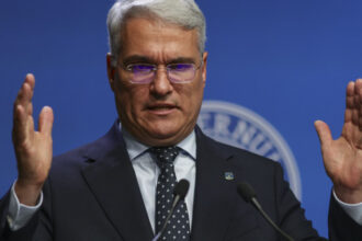 pislaru despre cresterile salariale pentru demnitari nu am asezat in proiect remuneratia pentru vreo categorie cu mana 6a149ceac7372