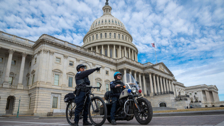 politisti de la capitoliu cer in instanta blocarea fondului de 18 miliarde de dolari creat de trump 6a0e1efc15bda