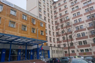 scandal la spitalul judetean botosani barbat retinut dupa ce a jignit cadrele medicale si a distrus o imprimanta 6a1b2696634ea