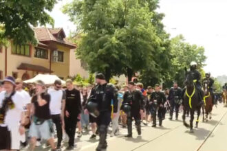video concert cu risc in bucuresti mii de fani ai artistului max korzh sunt pe strazi politia este in alerta 6a11a5c6e68ff