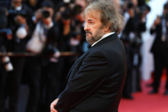 video editia 79 a festivalului de film de la cannes deschisa de jane fonda si gong li regizorul peter jackson a primit un palme dhonneur 6a0b1b314465f