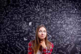 video materie noua din toamna pentru mii de liceeni din romania disciplina care ii va ajuta pe elevi sa aplice matematica in viata zilnica 6a113547581ca