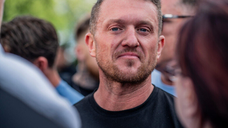 activistul de extrema dreapta tommy robinson a fost retinut pe aeroportul heathrow in temeiul legilor antiteroriste 6a2ea0107ad49