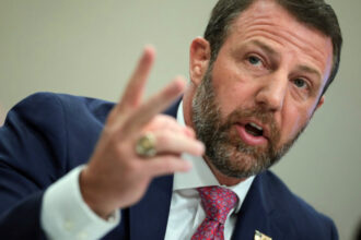 administratia trump da un ultimatum sutelor de mii de imigranti haitieni si sirieni rezidenta permanenta sau plecati 6a4194016e561