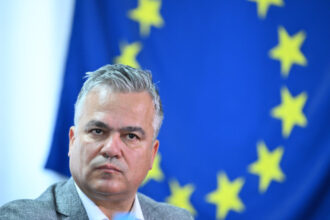 adrian vestea a anuntat in sedinta pnl cand ar urma sa fie dat votul pentru guvernul sau 6a3029faa574f