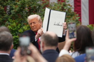 analiza schimbare de directie la washington trump ar putea limita tarifele impuse pe fondul presiunilor economice 6a2256abb5e8a
