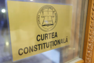 ccr a amanat decizia pe sesizarea lui grindeanu privind un conflict intre guvern si parlament dupa adoptarea oug pentru programul safe 6a33ca0432760