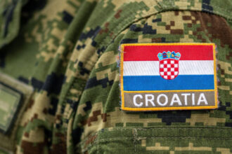 cearta intre presedinte si premier la zagreb cu privire la prezenta militarilor croati la parada de pe champs elysees din 14 iulie 6a43d4569deb2