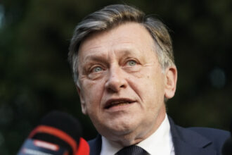 crin antonescu atac la conducerea pnl in 36 de ani nu am vazut niciodata ceva mai potrivit cu termenul tradare 6a3813353c1d6