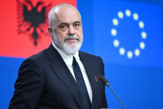 cum raspunde albania ingrijorarilor ue privind proiectul de lux al lui jared kushner ginerele lui donald trump 6a305426626bb