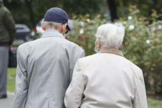 doi pensionari au devenit milionari in euro dupa ce au dat statul in judecata in urma unor lucrari impotriva inundatiilor 6a3151455ea23