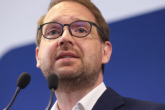 dominic fritz usr va sta de vorba cu premierul desemnat eugen tomac dar respinge orice colaborare cu psd 6a21a1b950e7e
