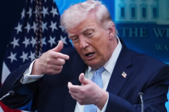 donald trump ameninta ca va incepe din nou sa le arunce bombe in cap iranienilor daca nu se comporta cum trebuie 6a32949996cef