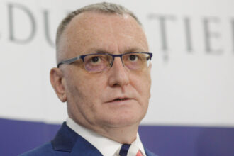 exclusiv liderii pnl se intalnesc luni pentru a discuta desemnarea lui adrian vestea ca premier cimpeanu e un om foarte potrivit 6a2ed87a872ce