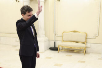 exclusiv planul b de guvernare ce nume de premier ia in calcul nicusor dan daca executivul condus de eugen tomac nu trece de parlament 6a283ee0ba072