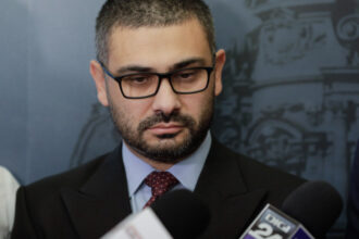 florin manole il acuza pe dragos pislaru ca dezinformeaza in cazul sporului de dirigentie era in proiectul pe care l am lasat 6a1eb8a7dd048