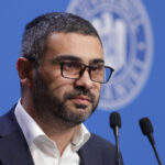 florin manole il contrazice pe dragos pislaru in disputa privind salariile demnitarilor nu e nevoie sa mergi la bruxelles 6a1eb8693f89e
