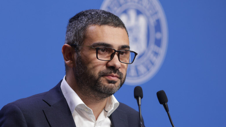florin manole il contrazice pe dragos pislaru in disputa privind salariile demnitarilor nu e nevoie sa mergi la