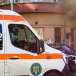 iasi accident intre o ambulanta care transporta un copil si un autoturism soferul masinii a fost ranit 6a378659c7d83