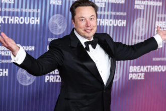 listarea la bursa a spacex il va face pe elon musk mai bogat decat aproape jumatate din populatia lumii la un loc 6a2a634b59d88