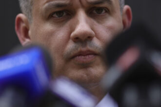 live text eugen tomac a inceput o noua zi de negocieri pentru sustinerea guvernului in parlament sa nu fim mai catolici decat papa 6a28069eb9343
