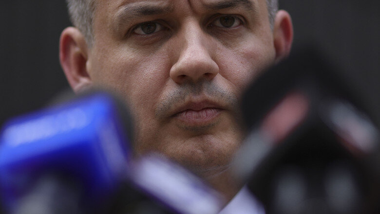 live text eugen tomac a inceput o noua zi de negocieri pentru sustinerea guvernului in parlament sa nu fim mai catolici decat papa 6a28069eb9343
