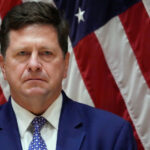micul trump inlaturat de la sefia serviciilor de informatii nationale pe cine a ales presedintele sua 6a2b1c1a98b5b