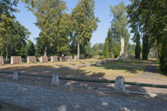 moscova a convocat o diplomata lituaniana dupa deshumarea unor soldati sovietici in rusia se pedepseste penal 6a1dd5904c43e