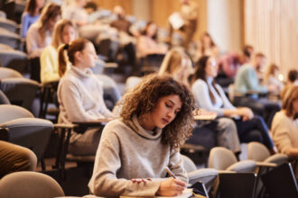 organizatiile studentesti cer interzicerea politicienilor la conducerea universitatilor pot fi instrumente de recrutare 6a1ee299608d5