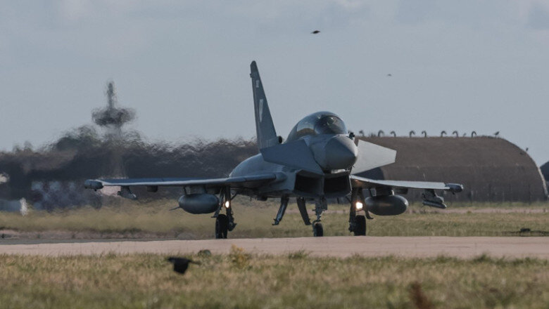 patru avioane eurofighter typhoon ale fortelor aeriene italiene au aterizat la baza mihail kogalniceanu au sosit si 180 de militari 6a205e8539439
