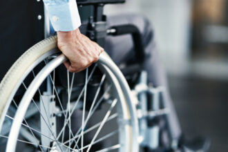 programul de guvernare vestea prevede vouchere de pana la 8 000 de euro pentru persoanele cu dizabilitati si 93 de centre de recuperare 6a39020b38b69