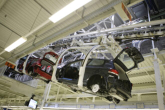 restructurari masive la volkswagen grupul ia in calcul concedierea a pana la 100 000 de angajati si inchiderea a patru fabrici 6a40cee598001