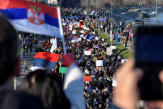 serbia procurorii sustin ca studentii au planuit simularea unui atac cu tun sonic la proteste oficialii vorbesc despre razboi civil 6a359a26bc41e