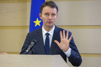 siegfried muresan acuza social democratii ca sunt anti europeni de aceea se simt atat de bine alaturi de aur 6a41234cde9b2
