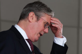 tensiuni politice in marea britanie premierul keir starmer ar fi pregatit sa demisioneze sustine presa din regat 6a37865752e89
