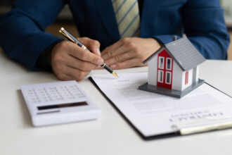 tot mai multi romani cauta protectie financiara pe fondul temerilor legate de economie asigurarile de locuinta in topul interesului 6a2192076927f