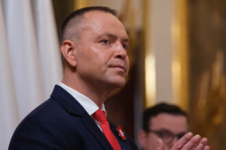 un avocat cunoscut din polonia a fost arestat dupa ce ar fi trimis alerte false privind asasinarea presedintelui karol nawrocki 6a1d731b6e704