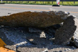 valul de caldura infernala a facut ca portiuni din cateva autostrazi germane sa explodeze 6a4290e7a5814