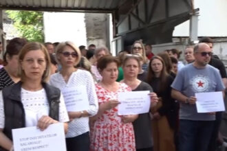video angajatii de la casa de pensii dolj au intrerupt lucrul ei anunta proteste si saptamana viitoare 6a2274e4c08a6