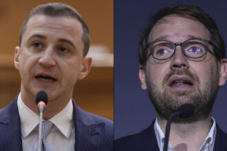 video cearta de la galosi si ceasuri la pret de apartament alfred simonis ii critica pe liderii usr pentru felul in care se imbraca 6a2806a065cf0