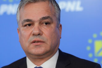 video premierul desemnat insotit de un lider psd la negocierile cu alesii ex pot ce a negociat vestea cu partidele mici din parlament 6a3126f77a7c6