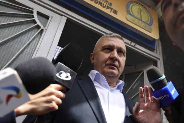 video seful armatei ajunge astazi la instanta dupa acuzatiile dna generalul gheorghita vlad cere inapoi bunurile ridicate de anchetatori 6a2274a8e5dcd