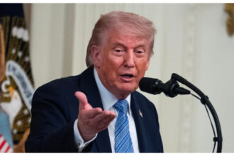 video trump jigneste din nou o jurnalista si pleaca brusc in mijlocul interviului ori esti partinitoare ori esti proasta 099b557a
