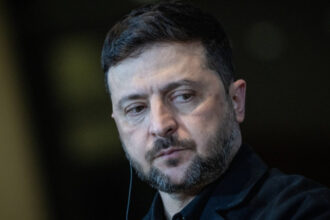 zelenski il acuza pe putin ca rapeste copii si ii antreneaza sa lupte avem dovezi imaginati va tineri ucraineni care ucid ucraineni 6a1cb05b5cc12