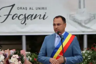 analfabetul cristi misaila a desfiintat trupa de actori a teatrului municipal din focsani 6a6c55520de43